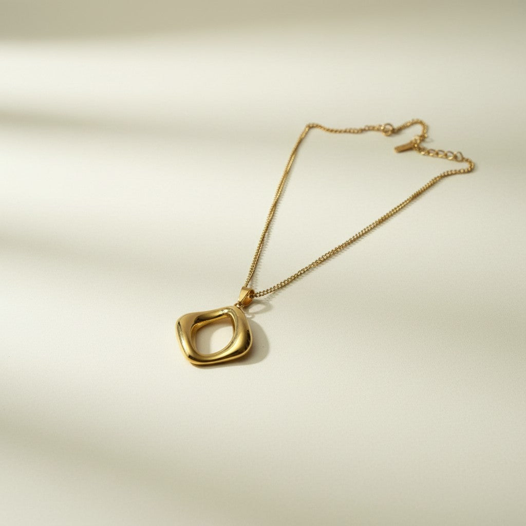 Frieda | 18K Gold Plated Irregular Shape Pendant Chain