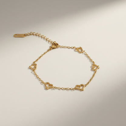Isabelle | 18K Gold Plated Dainty Hearts Bracelet