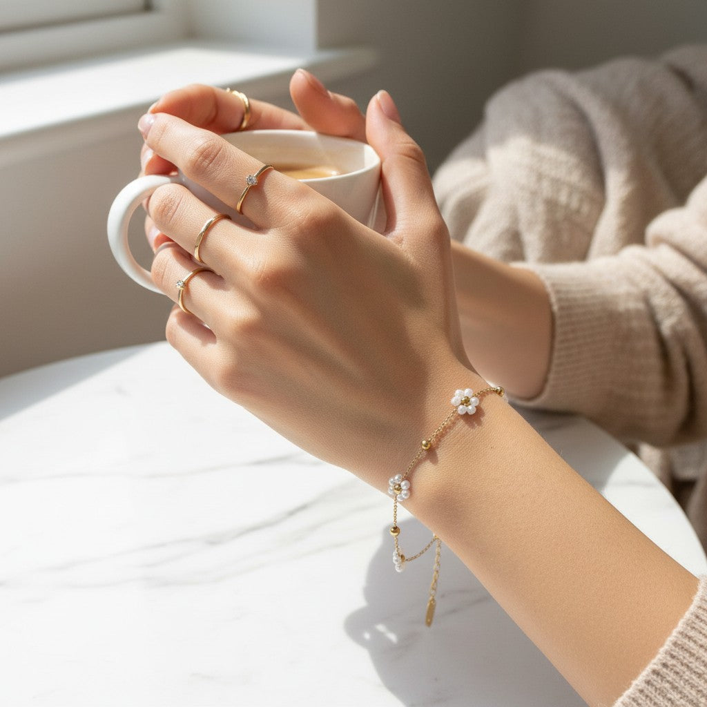 Alice | 18K Gold Plated Dainty Pearl Flower Bracelet