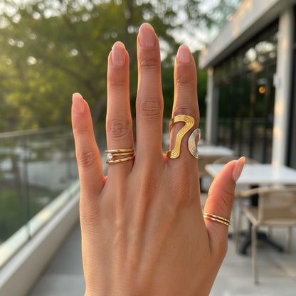 Saki – 18K Gold Plated Two-Tone Irregular Shape Adjustable Ring