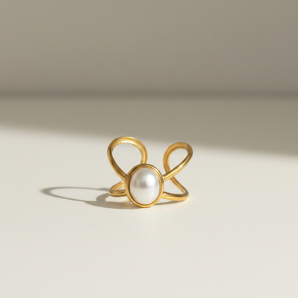Lucy – 18K Gold Plated Adjustable Pearl Ring