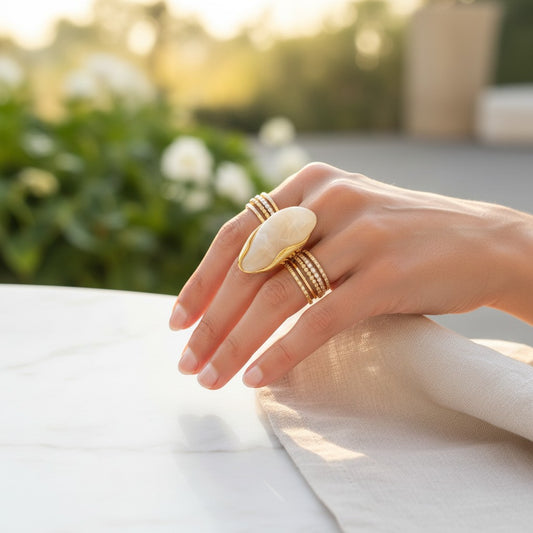 Ronny – 18K Gold Plated Resin Cabochon Stone Adjustable Ring