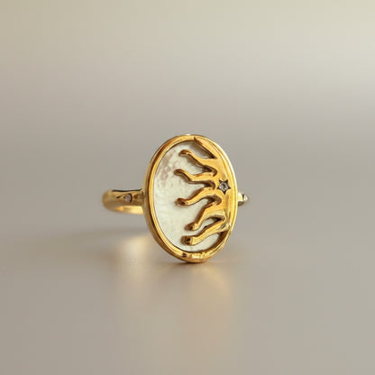Bronte – 18K Gold Plated Sun Burst Pearl Adjustable Ring