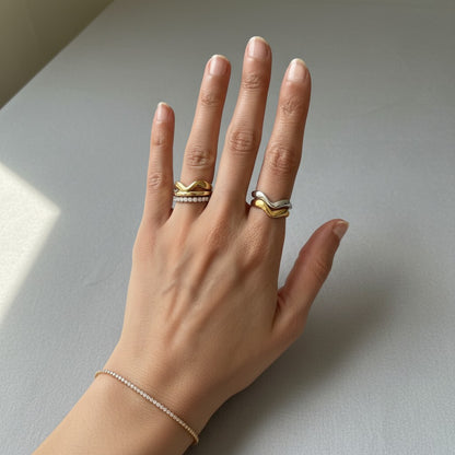 Rita – 18K Gold Plated & Stainless Steel Wavy Ring (Set of 2)
