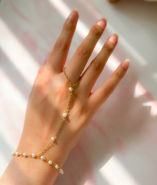 Poppy- 18K Gold Plated Pearl Hand Chain