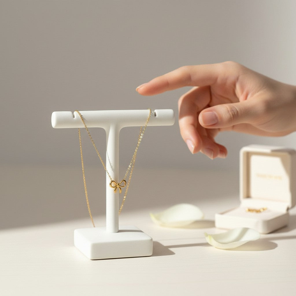 Betty- 18K Gold Plated Dainty Bow Necklace