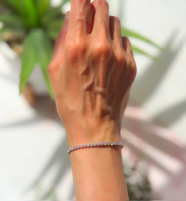 The Tennis Bracelet in Silver