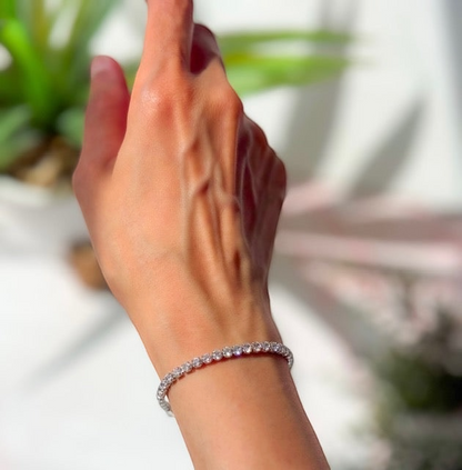 The Tennis Bracelet in Silver