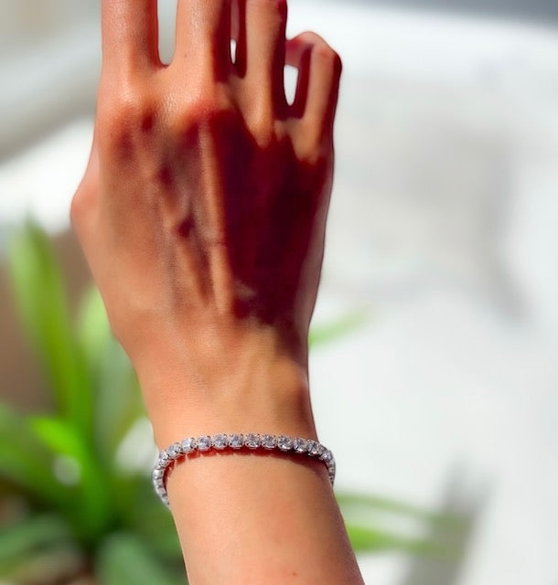 The Tennis Bracelet in Silver